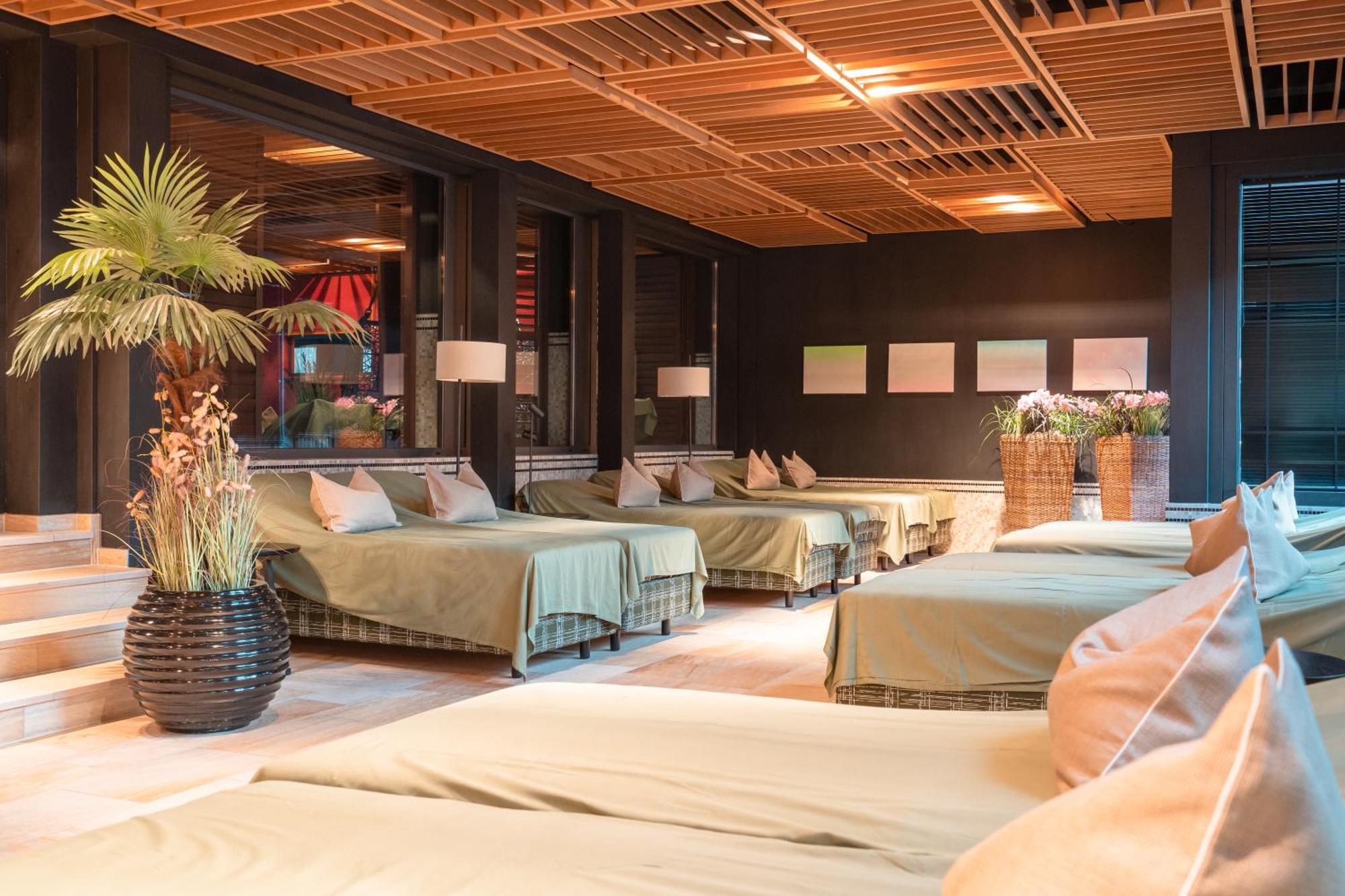 Hotel-Restaurant Erbprinz 에틀링겐 외부 사진 The spa at the Hotel de la Paix